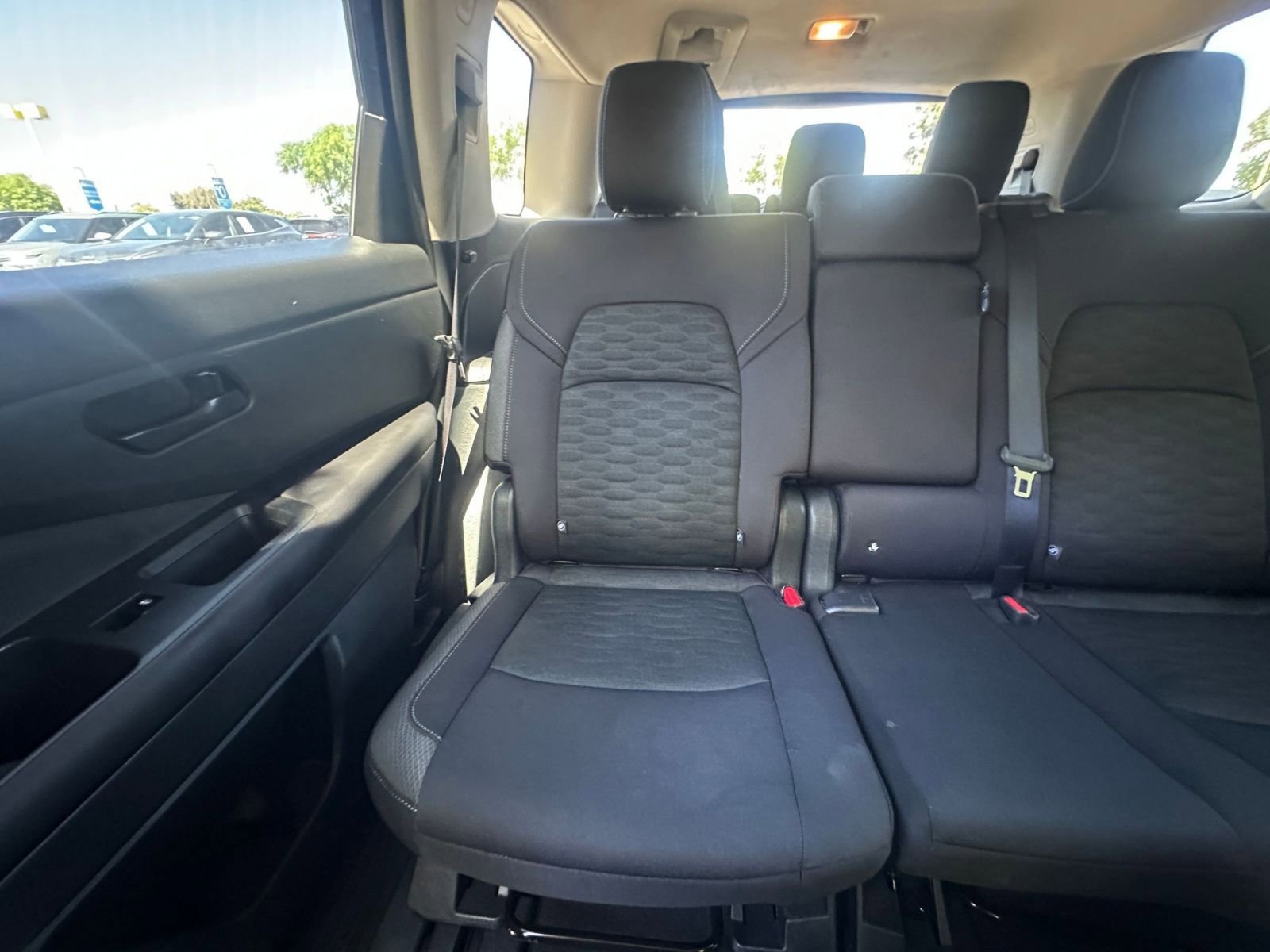 Used 2025 Nissan Pathfinder SV AWD/4WD image 40