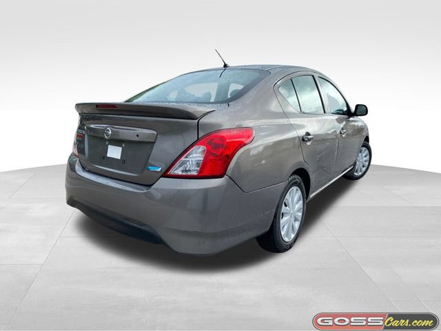 Used 2015 Nissan Versa S Plus FWD image 3