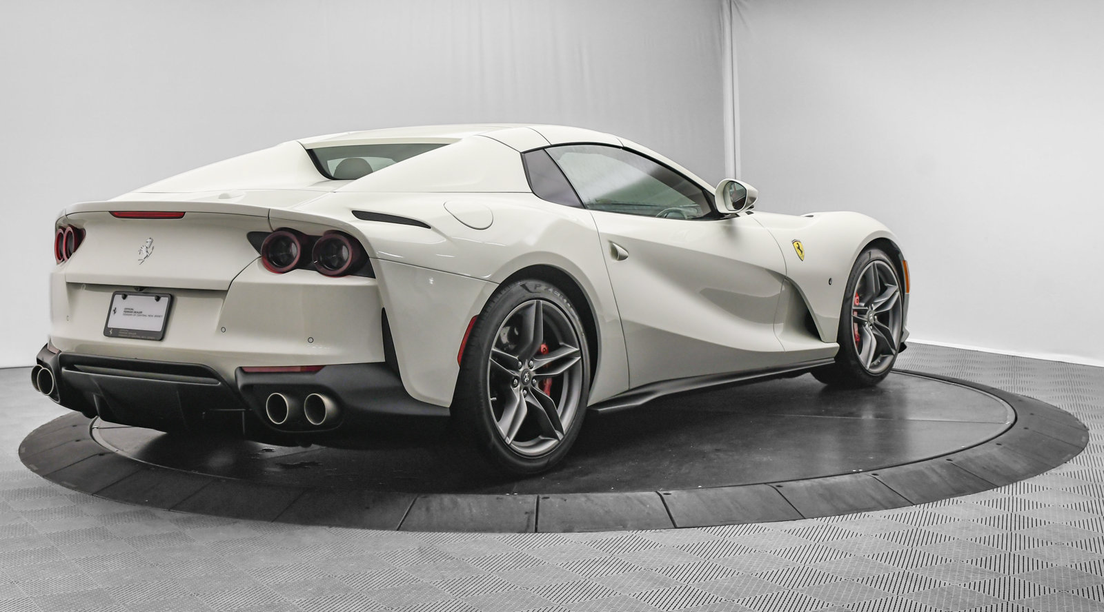 Used 2022 Ferrari 812 GTS RWD image 12