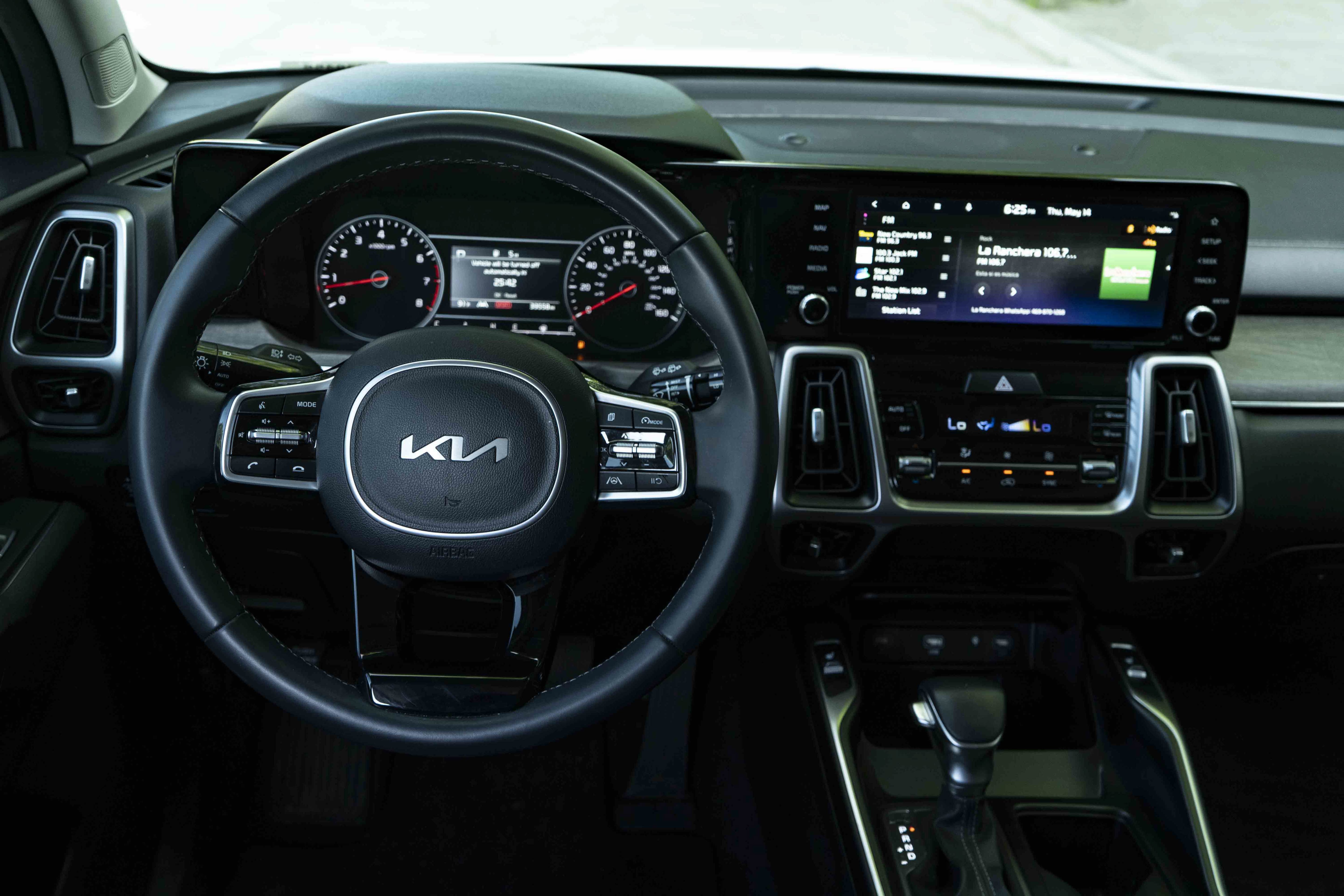 Used 2023 Kia Sorento S AWD/4WD image 19