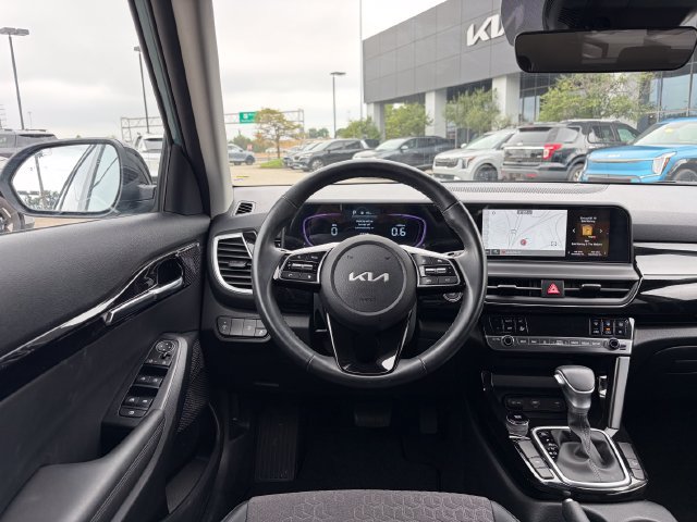 Certified 2025 Kia Seltos S FWD image 4