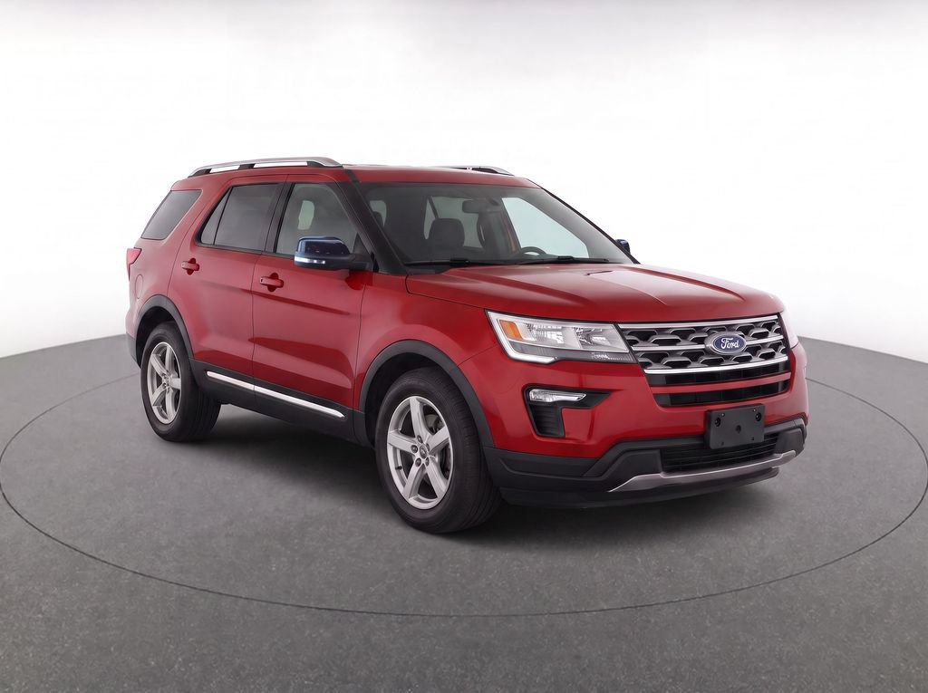 Used 2018 Ford Explorer XLT w/ Equipment Group 201A FWD image 2