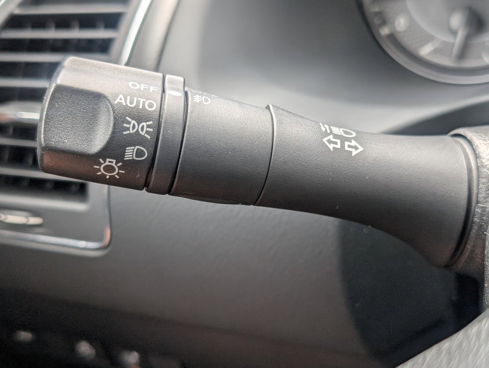 Certified 2023 Nissan Armada SL w/ Captain's Chairs Package RWD image 35