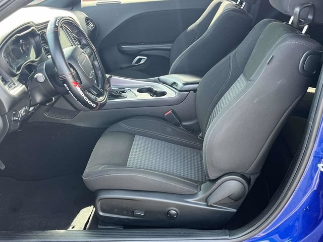 Used 2022 Dodge Challenger SXT w/ Blacktop Package AWD/4WD image 13