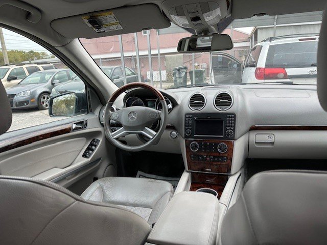 Used 2011 Mercedes-Benz GL 320 BlueTEC 4MATIC image 12