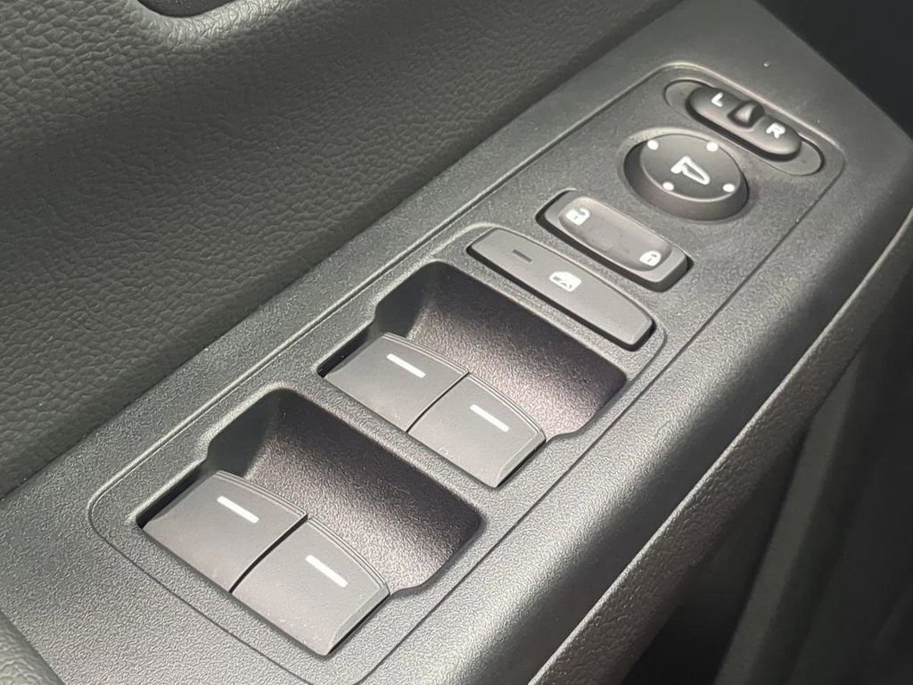 Used 2025 Honda CR-V Sport-L image 24