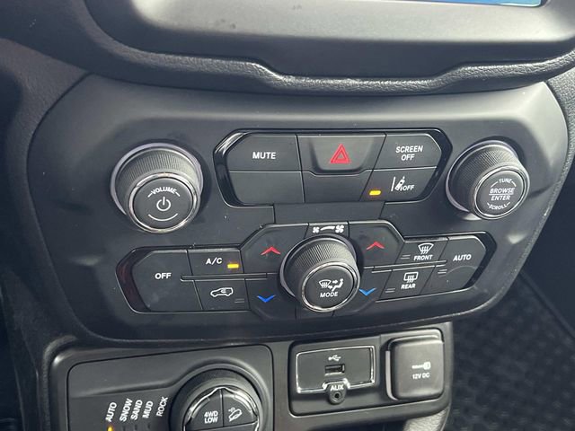 Used 2021 Jeep Renegade Trailhawk image 25