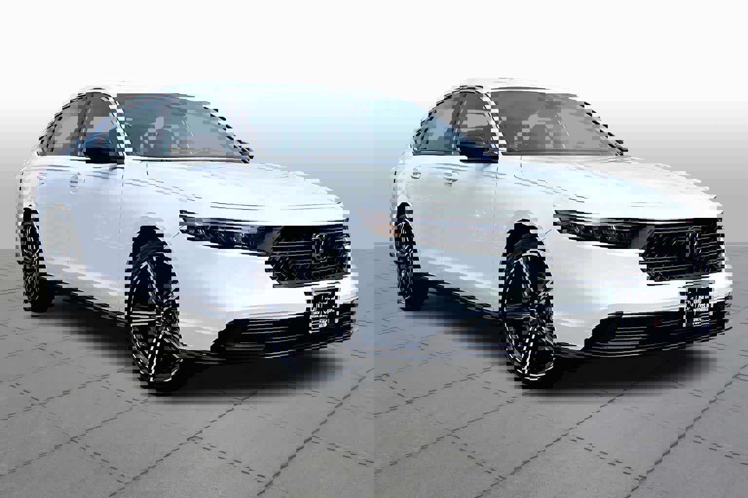 Used 2025 Honda Accord Sport image 3