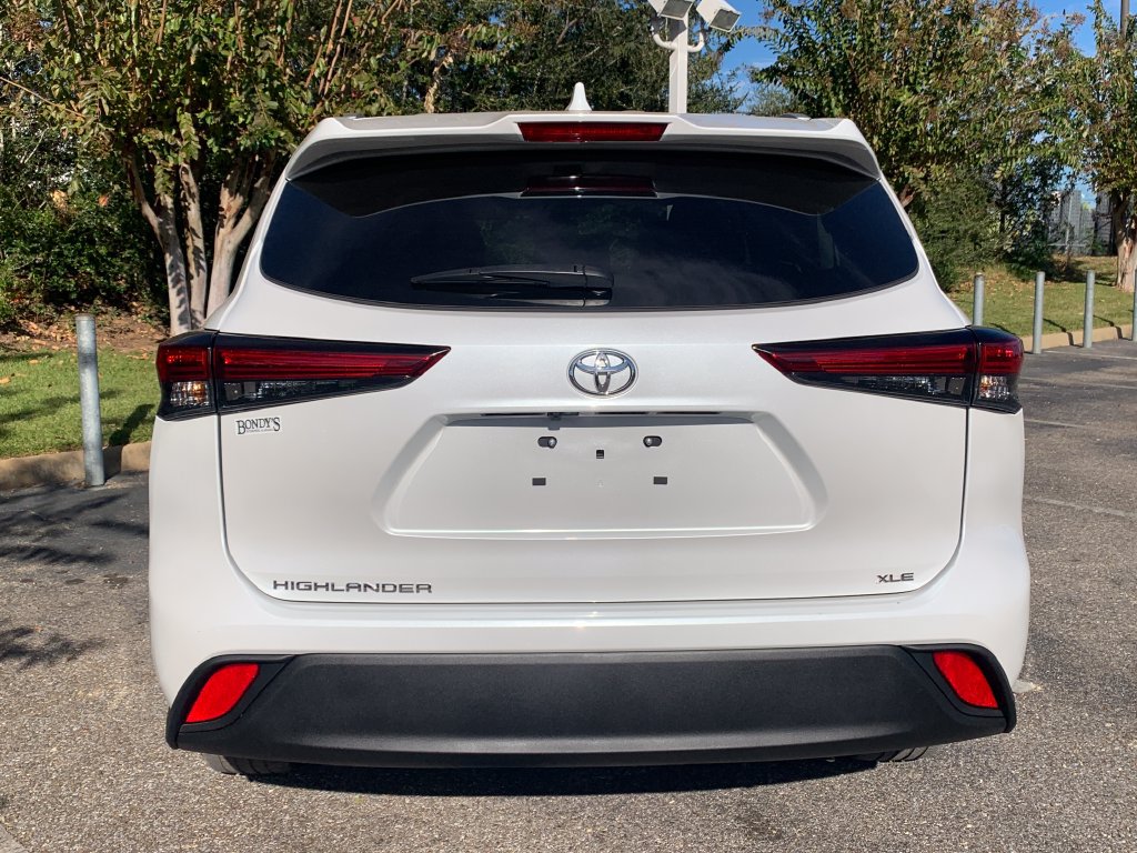Used 2023 Toyota Highlander XLE FWD image 7