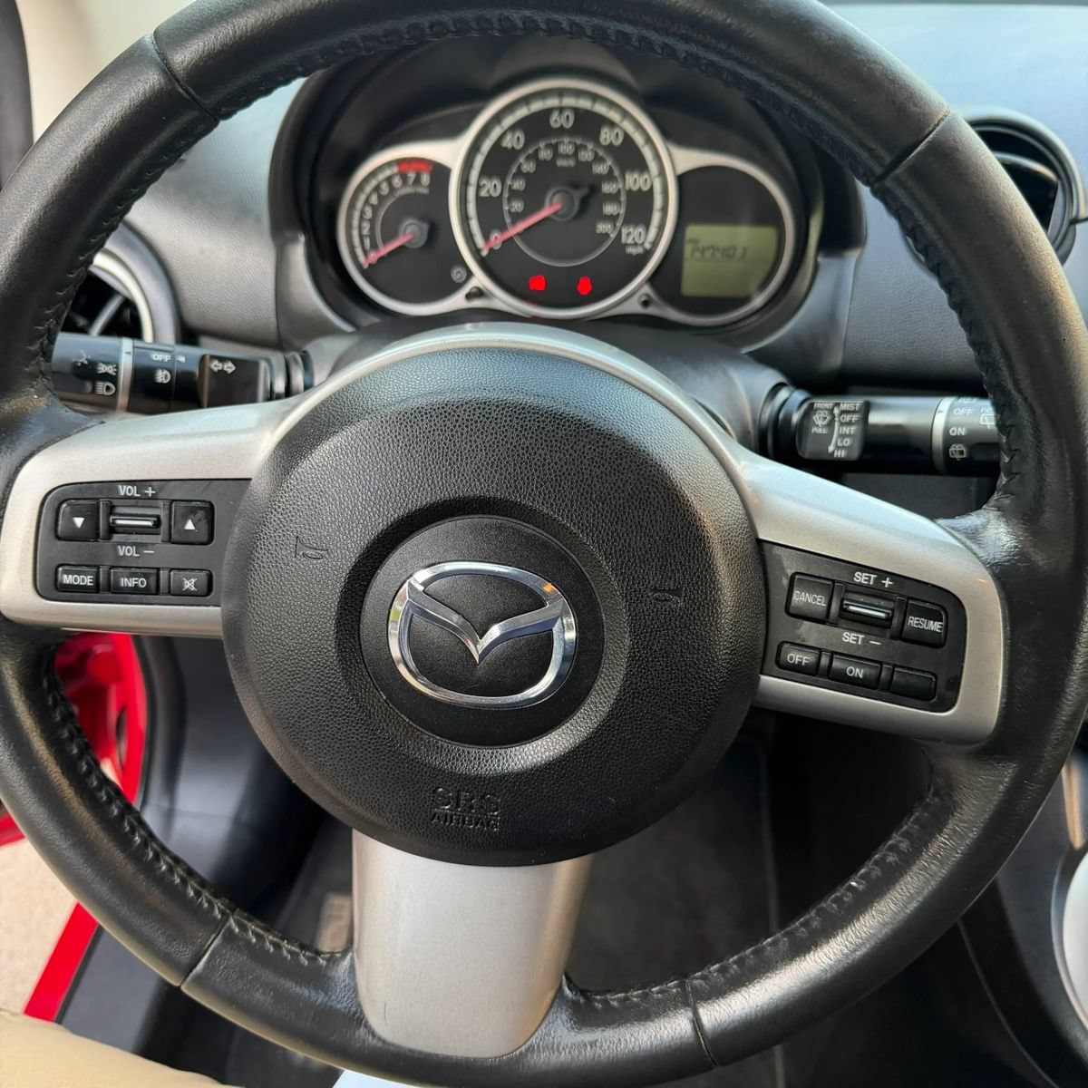 Used 2011 MAZDA MAZDA2 Touring FWD image 24
