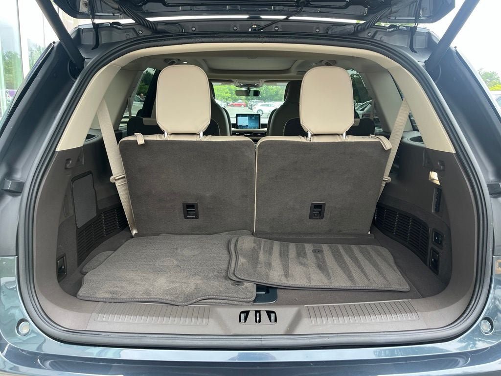 Used 2024 Lincoln Aviator Reserve w/ Equipment Group 201A AWD/4WD image 12