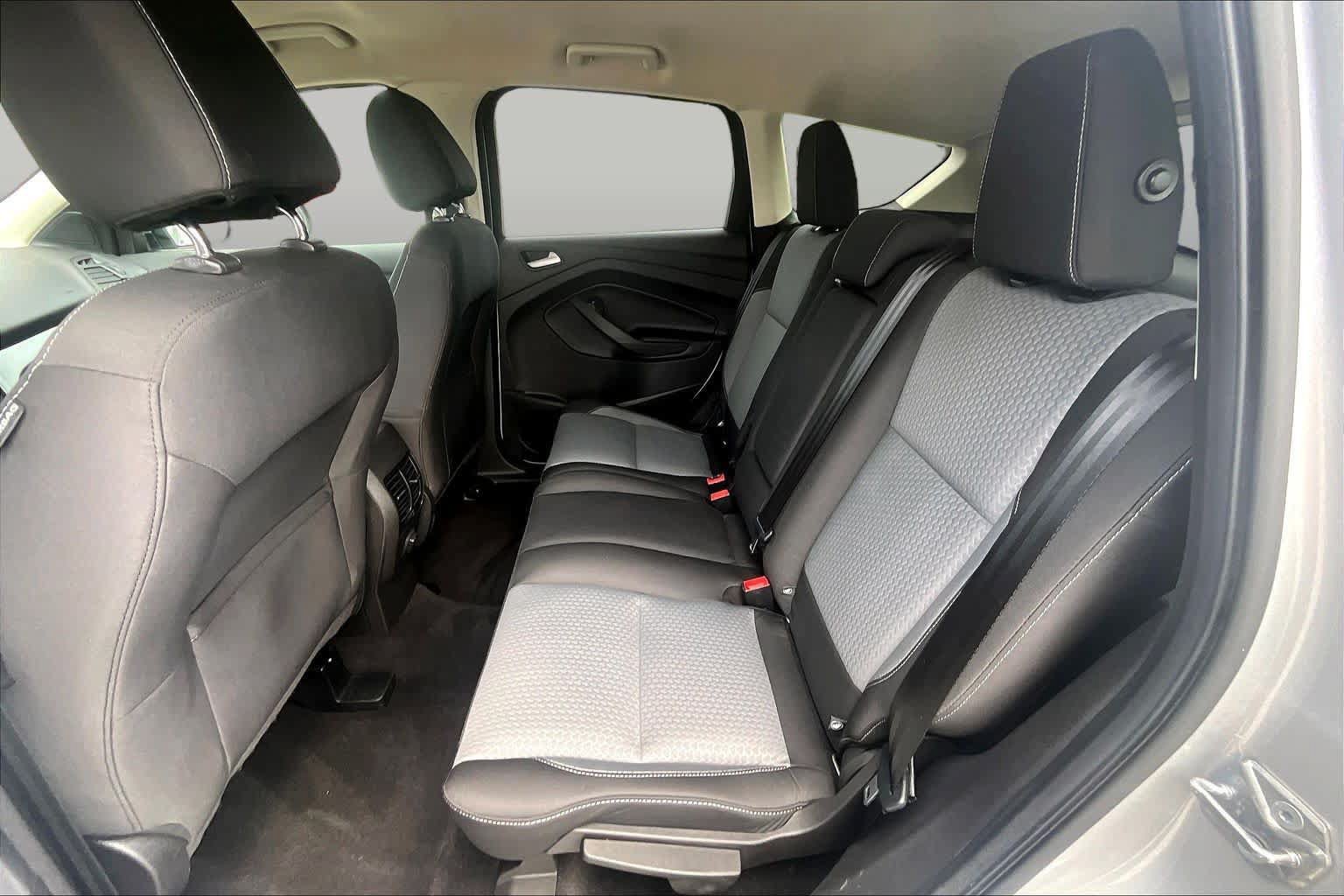 Used 2017 Ford Escape SE AWD/4WD image 19