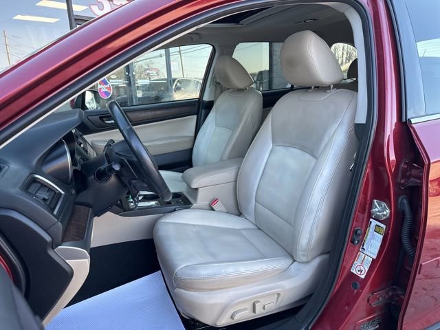 Used 2017 Subaru Outback 2.5i Limited image 2