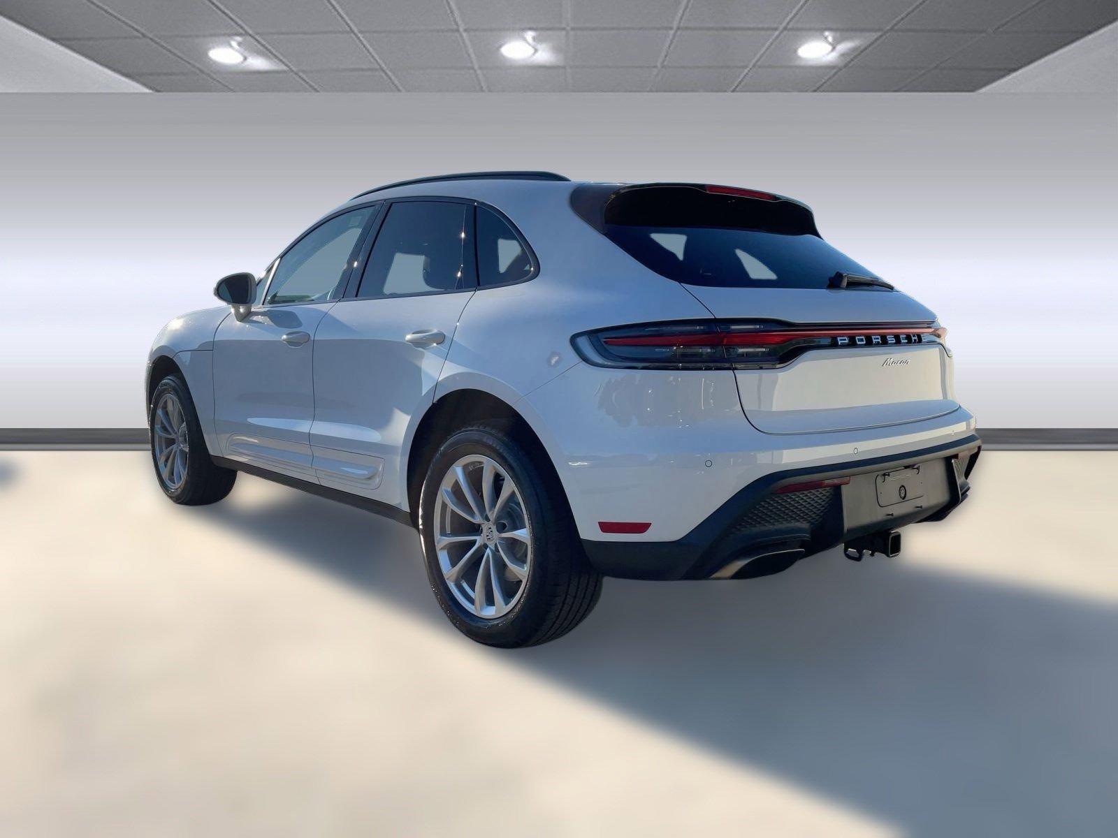 Used 2025 Porsche Macan image 3