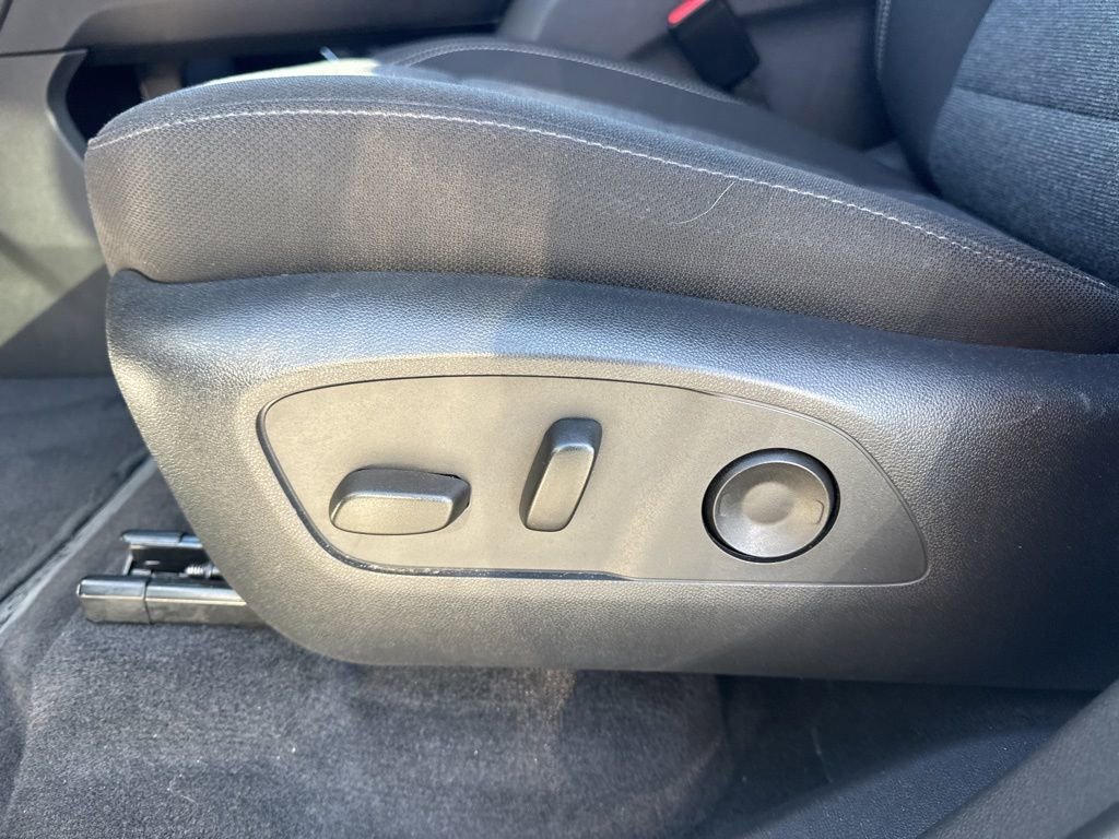 Used 2025 GMC Acadia Elevation FWD image 10