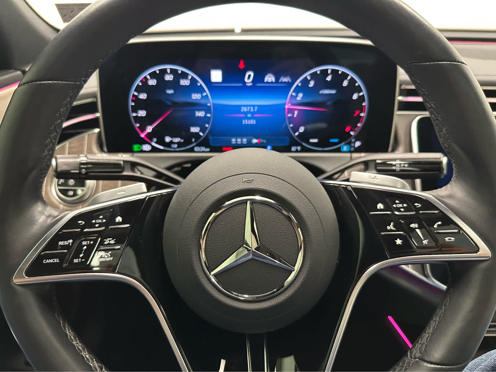 Used 2025 Mercedes-Benz E 350 4MATIC Sedan image 17