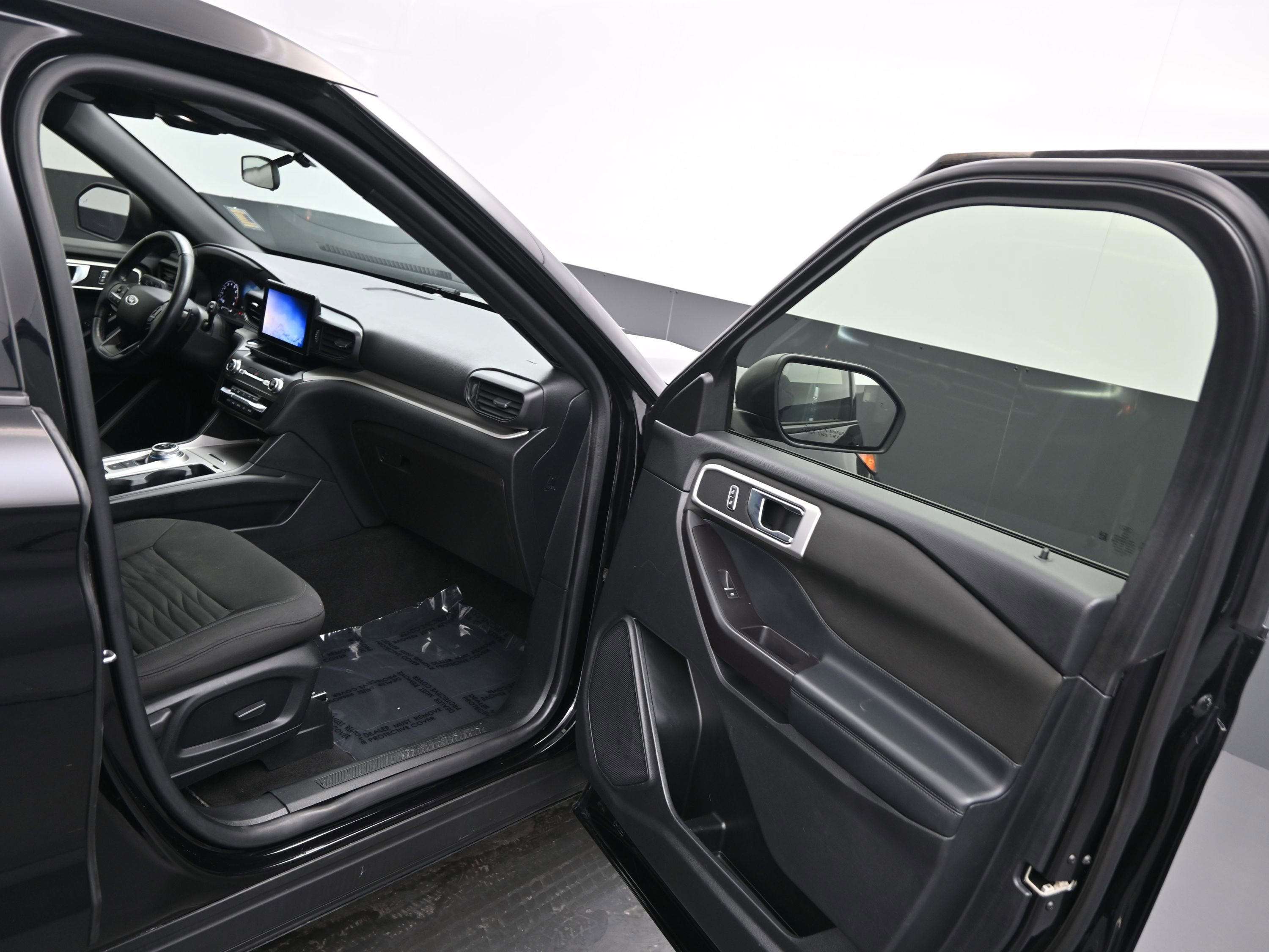 Used 2020 Ford Explorer XLT w/ Class III Trailer Tow Package image 13