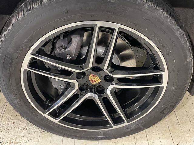 Used 2021 Porsche Macan image 16