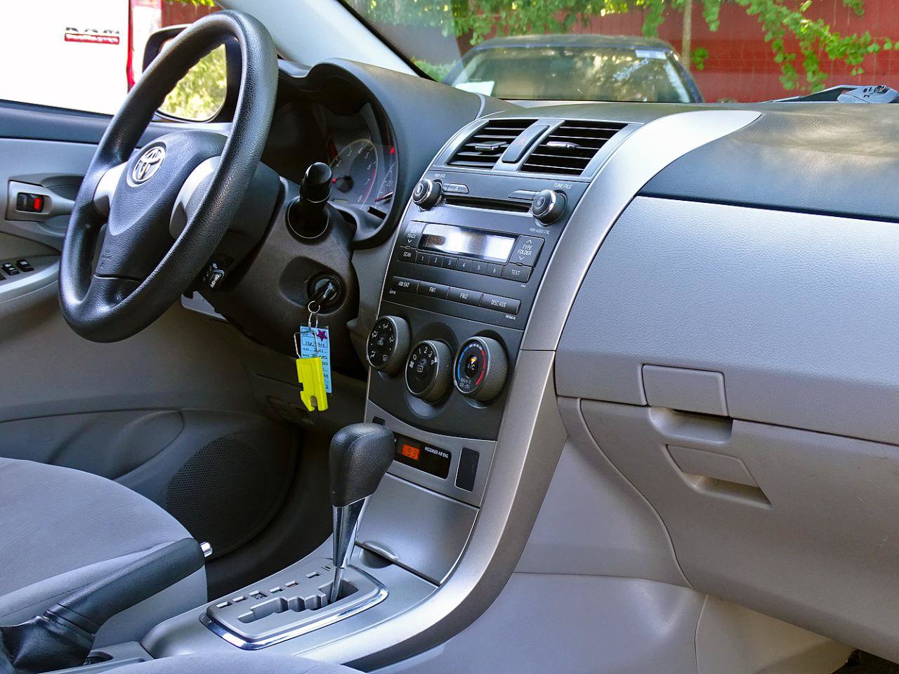 Used 2011 Toyota Corolla LE FWD image 24