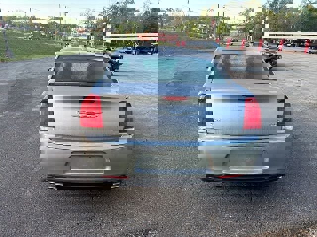 Used 2018 Chrysler 300 Touring L AWD/4WD image 10