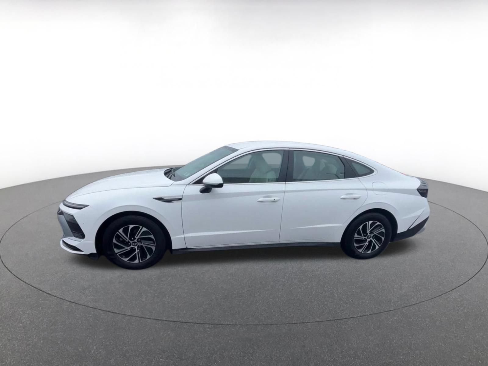 Used 2026 Hyundai Sonata Blue FWD image 10