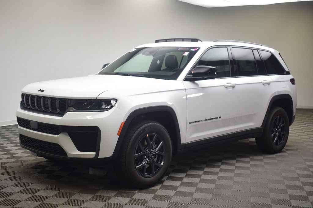 New 2027 Jeep Grand Cherokee Altitude AWD/4WD image 17