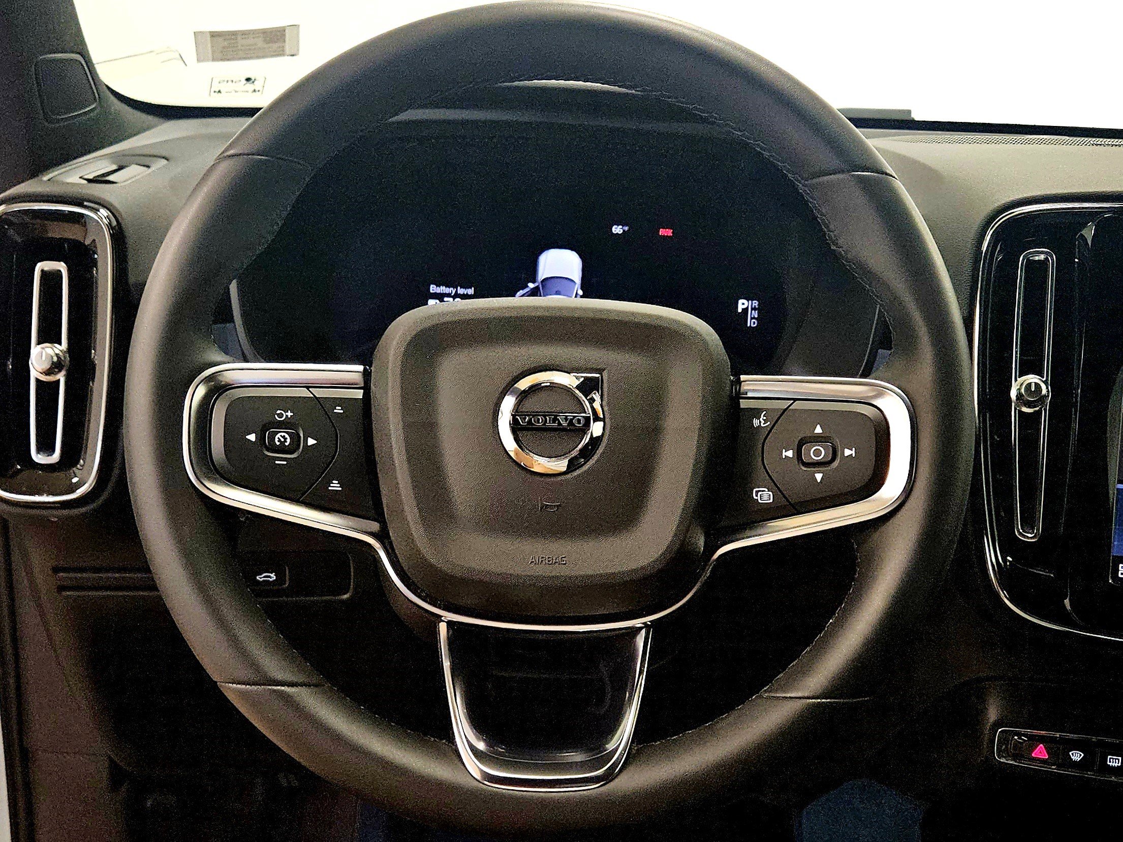 Used 2023 Volvo XC40 Recharge Ultimate image 40