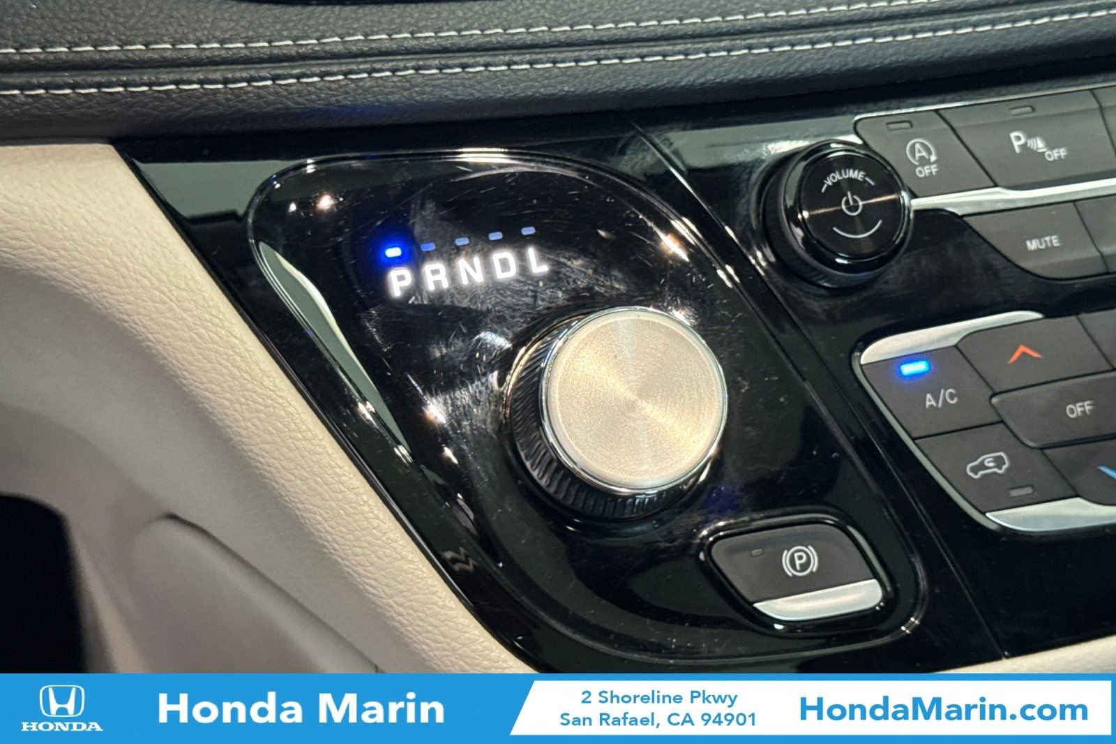 Used 2023 Chrysler Pacifica Limited image 28