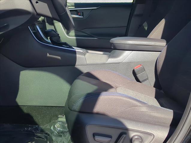 Used 2023 Toyota RAV4 SE image 19