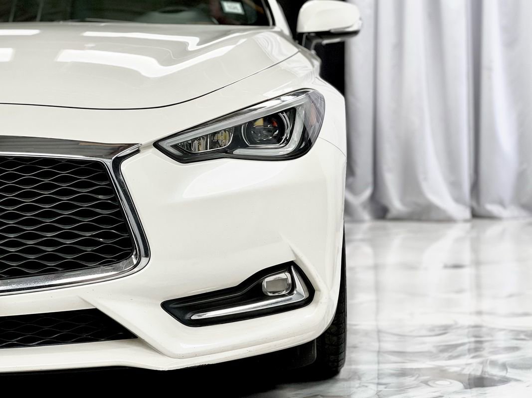 Used 2018 INFINITI Q60 Red Sport 400 w/ Sensory Package 3.0T Sport image 3