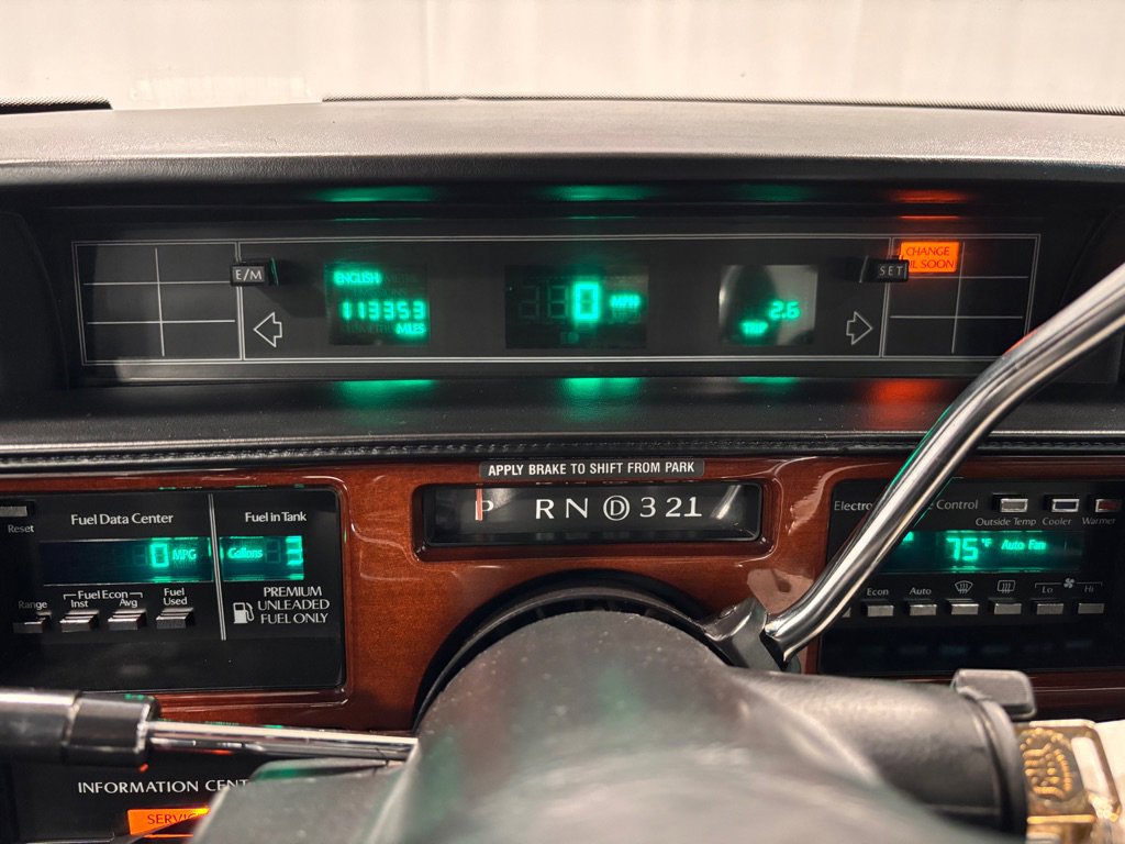 Used 1993 Cadillac Fleetwood Sedan FWD image 14