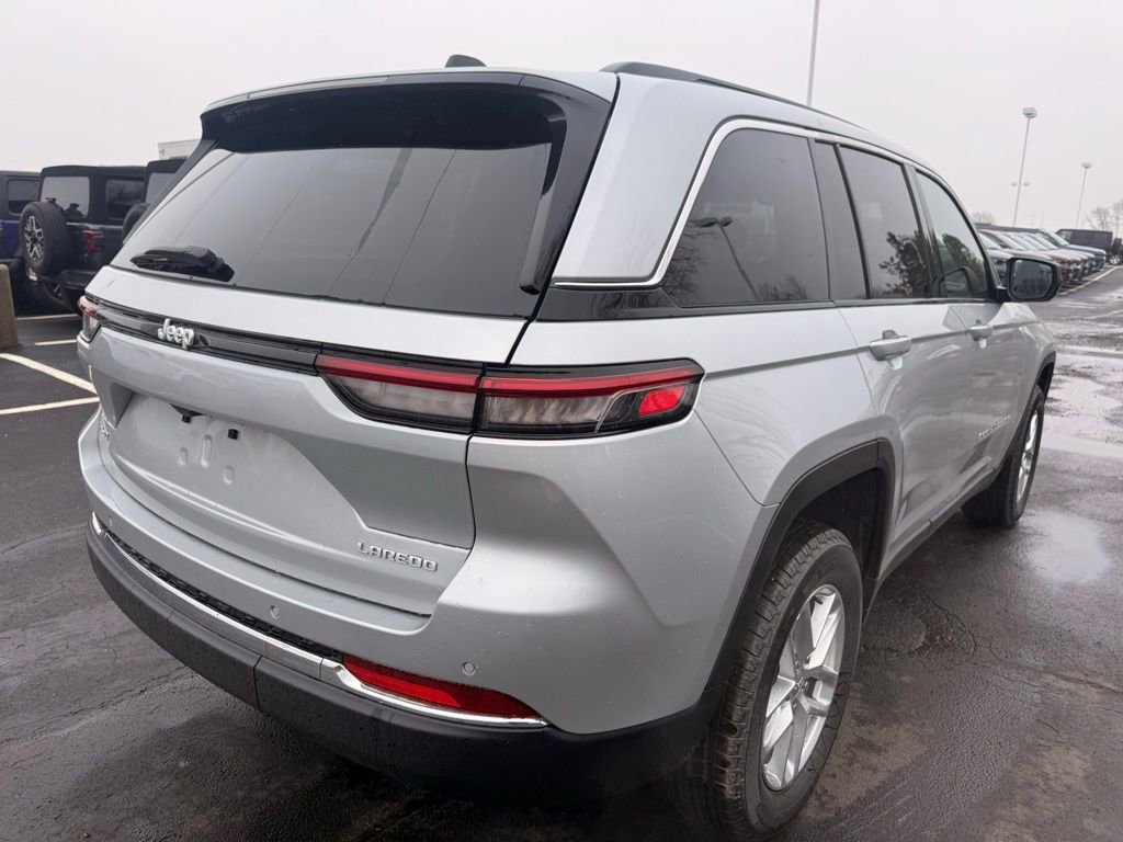 New 2026 Jeep Grand Cherokee Laredo X AWD/4WD image 3