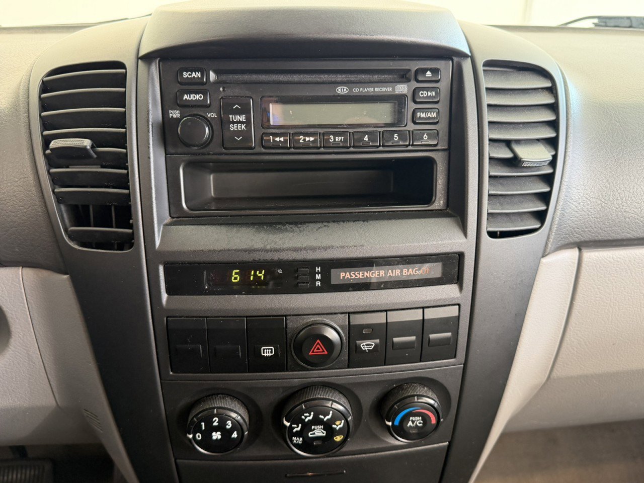 Used 2006 Kia Sorento LX image 11