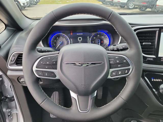 New 2026 Chrysler Pacifica Select image 10