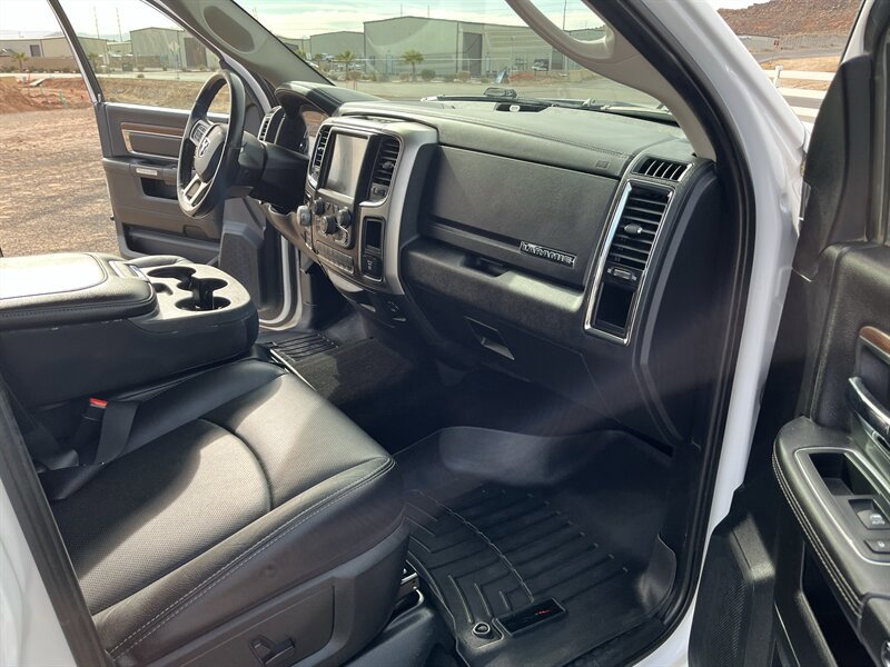 Used 2016 RAM 1500 Laramie w/ Convenience Group image 12