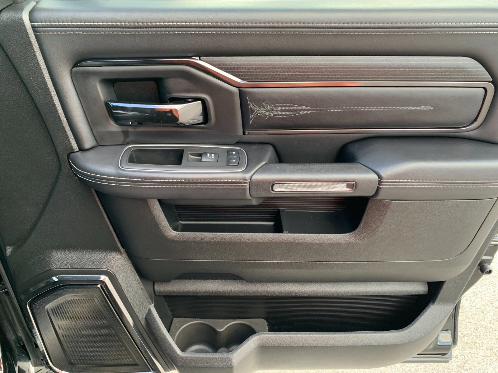 Used 2023 RAM 2500 Limited image 19