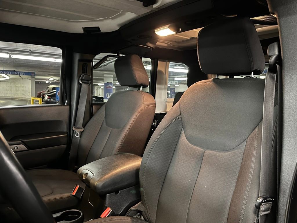 Used 2015 Jeep Wrangler Unlimited Sport w/ Quick Order Package 24S AWD/4WD image 13