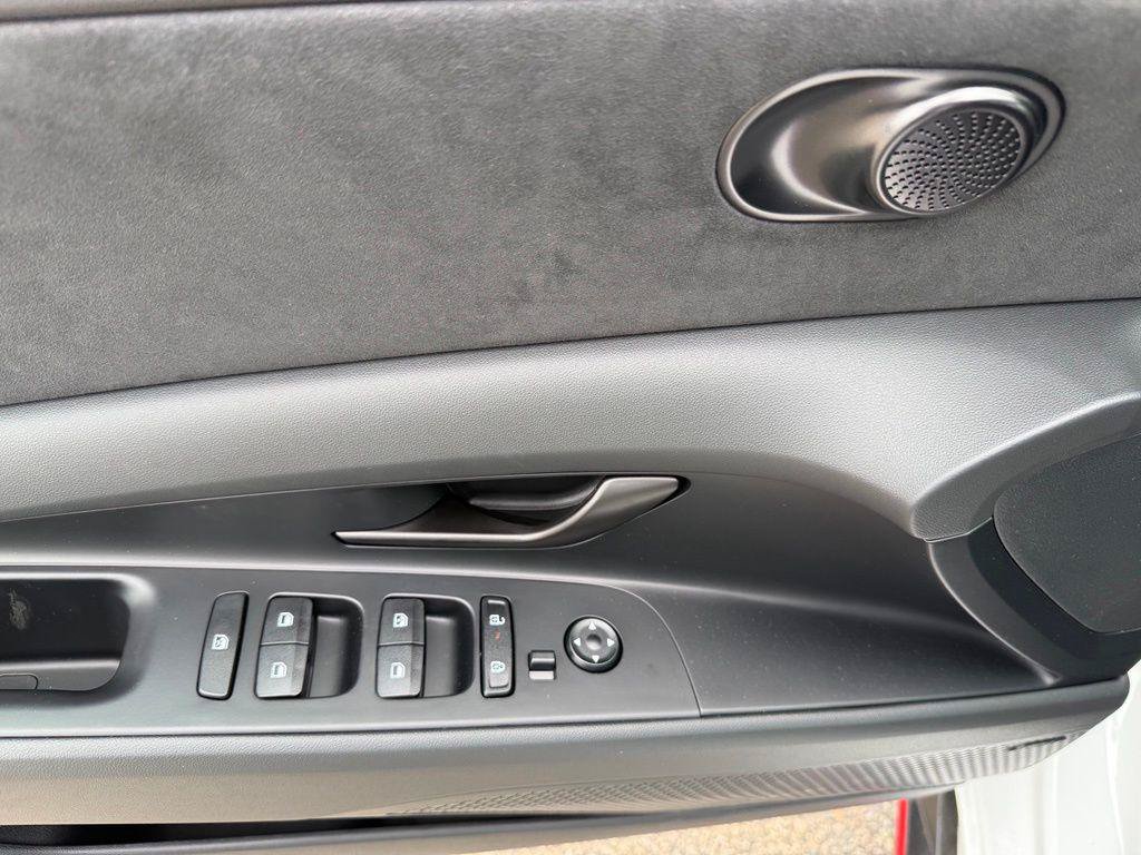 New 2026 Hyundai Elantra N FWD image 19