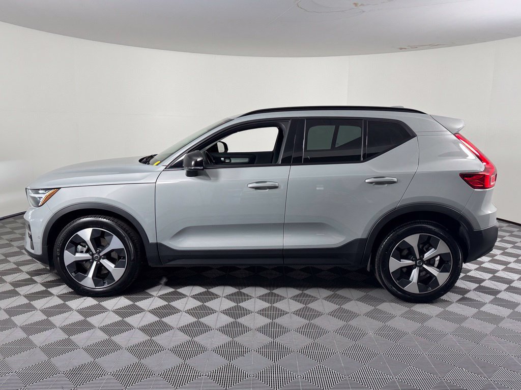 Certified 2026 Volvo XC40 B5 Plus AWD/4WD image 12