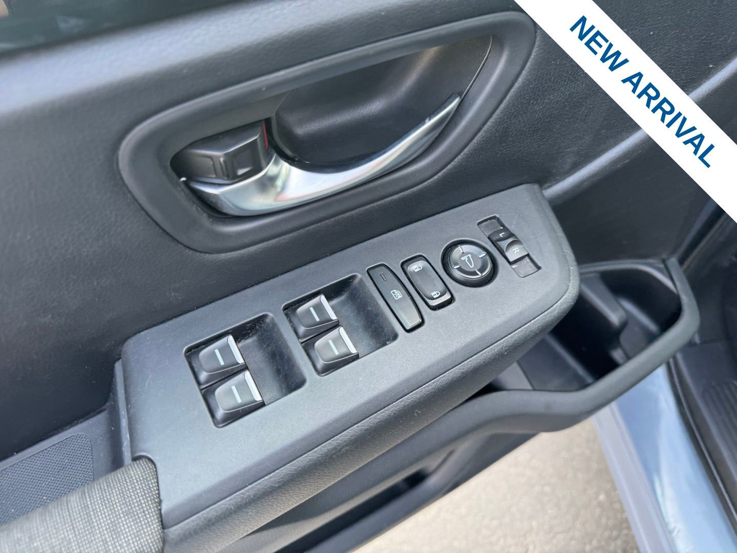 Used 2025 Honda Pilot Sport image 19