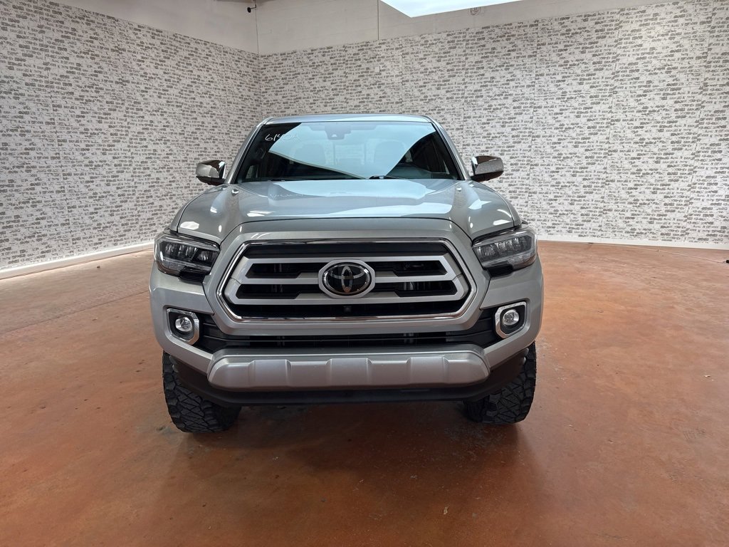 Used 2022 Toyota Tacoma Limited image 2