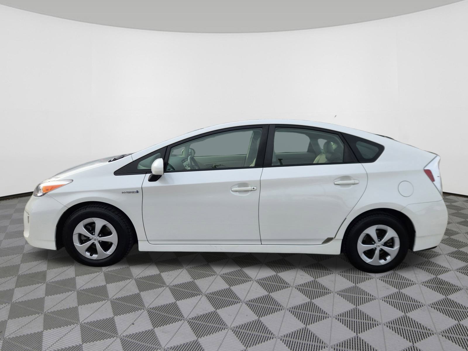 Used 2014 Toyota Prius Two image 5