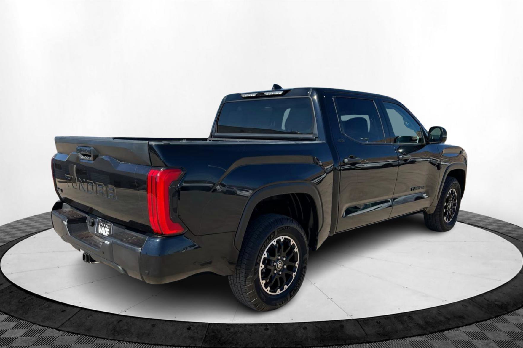 Used 2022 Toyota Tundra SR5 w/ SR5 Convenience Package image 6