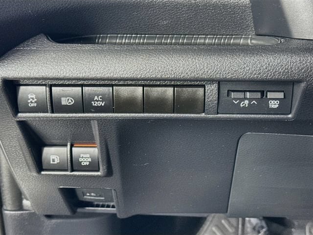 Certified 2026 Toyota Sienna Limited FWD image 11