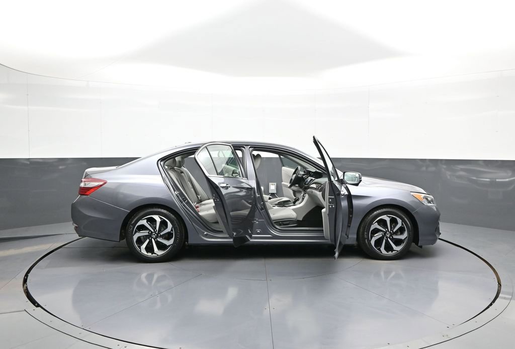 Certified 2017 Honda Accord EX-L image 42