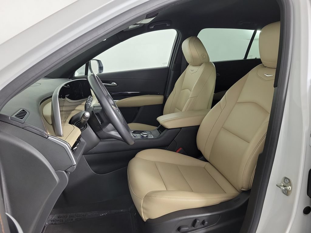 Used 2024 Cadillac XT4 Luxury FWD image 16