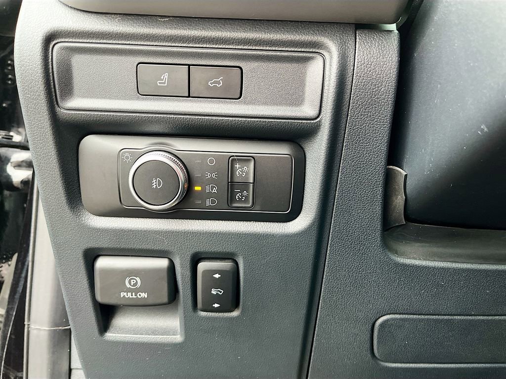 Used 2022 Ford Expedition XLT AWD/4WD image 10