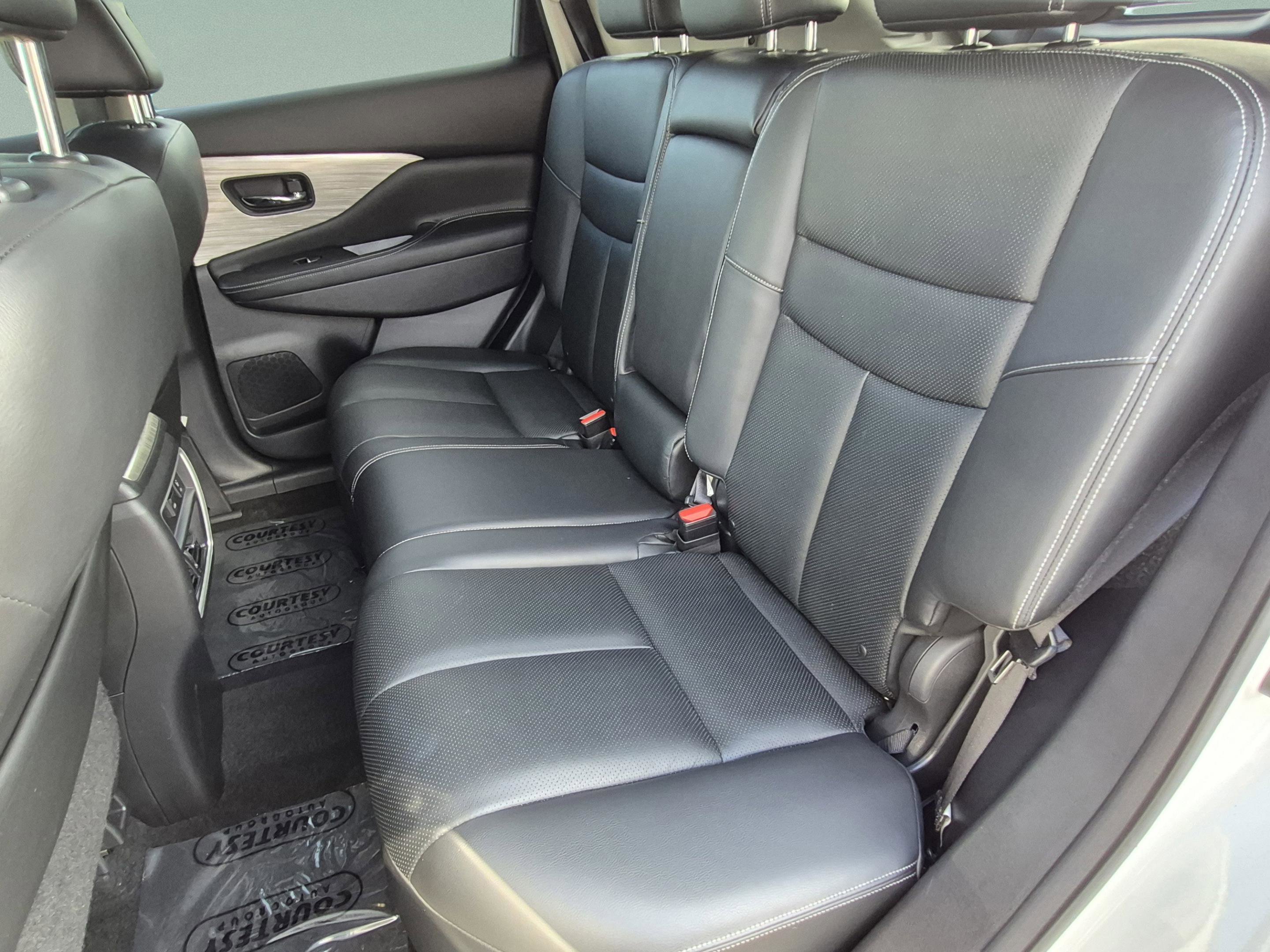 Used 2016 Nissan Murano Platinum w/ Platinum Technology Package FWD image 17