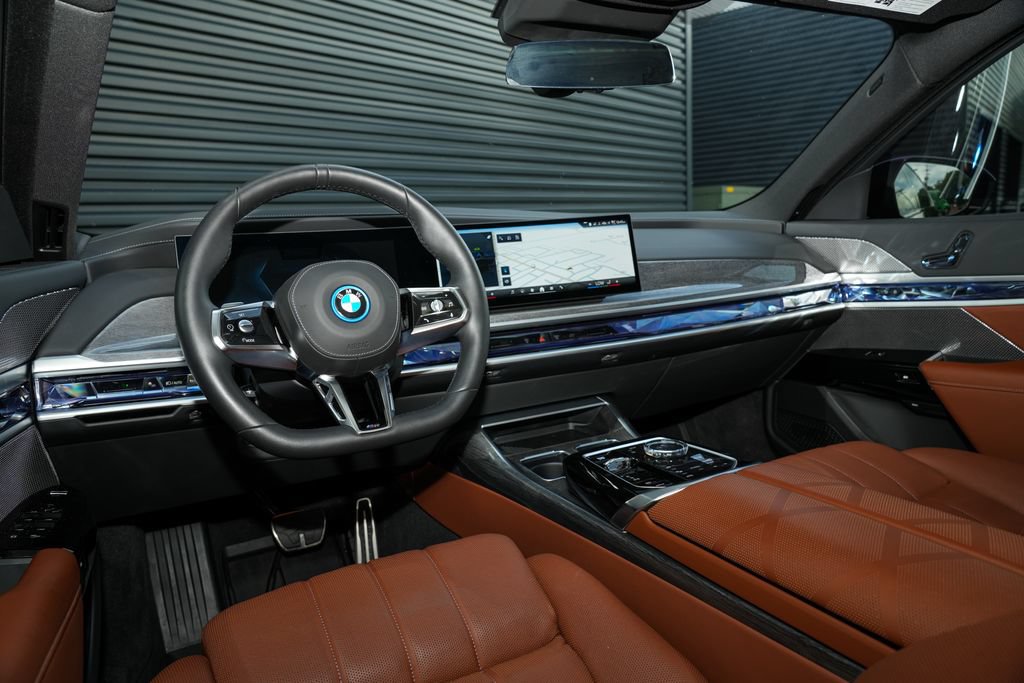Used 2025 BMW i7 xDrive60 AWD/4WD image 27