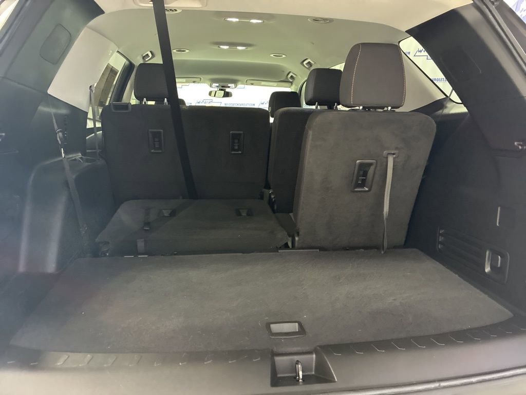 Used 2020 Chevrolet Traverse LS image 36